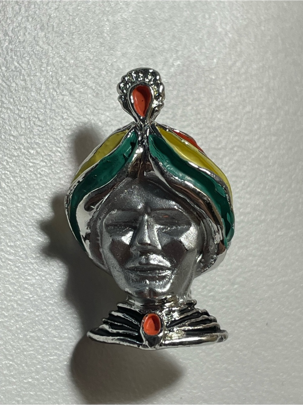 Vintage Enamel Hand Painted Turban Maharaja Man Pin #6941